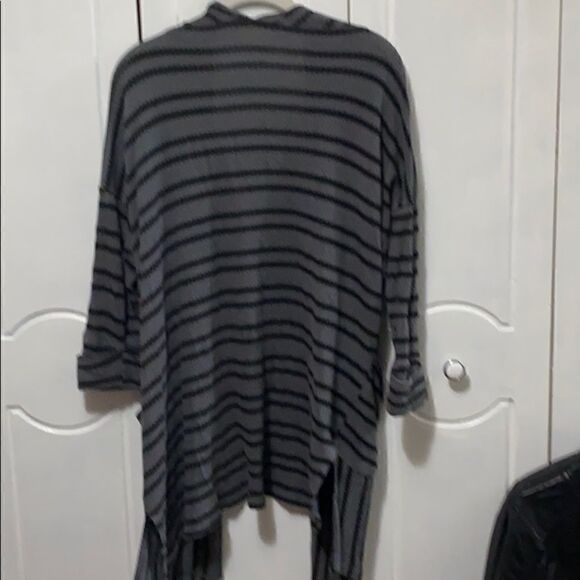 Final Touch Gray striped Cardigan 3/4 sleeve M - Picture 6 of 10